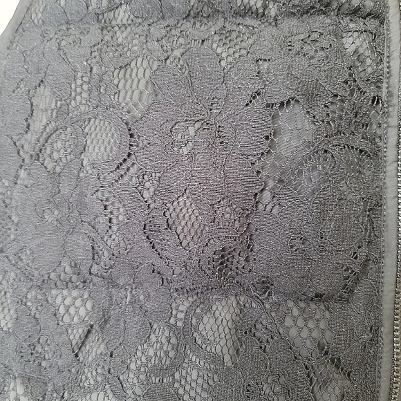 Banana Republic Lace Vest Size Small - Picture 11 of 11